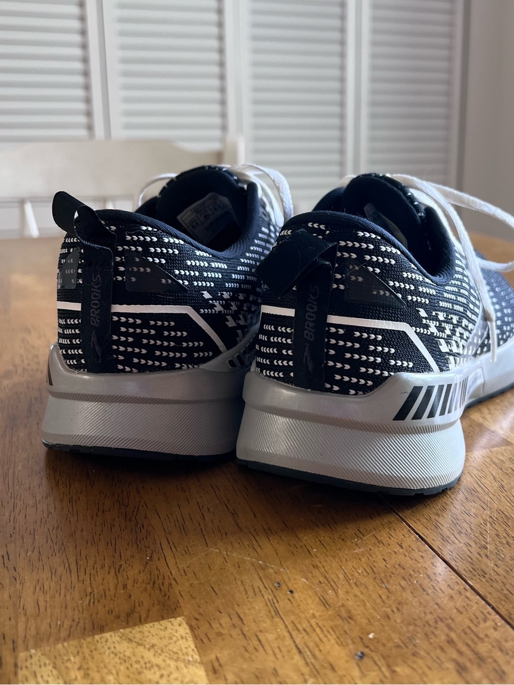 Almost NEW, Brooks Levitate GTS walking running shoes. 8 1/2 8.5 medium B - Picture 10 of 11